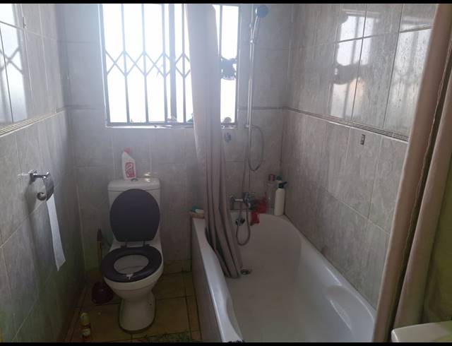 3 BEDROOM FREEHOLD FOR SALE IN BIRCH ACRES